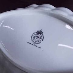 ロイヤルウースター オーバルディッシュ 25.5cm 白/金彩 皿 洋食器 FINE BONE CHINA スープ/カレー/パスタにも 札幌市東区 新道東店の画像