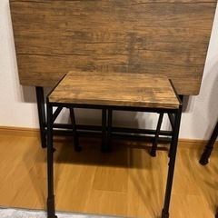 中古折りたたみデスク＆チェアの画像