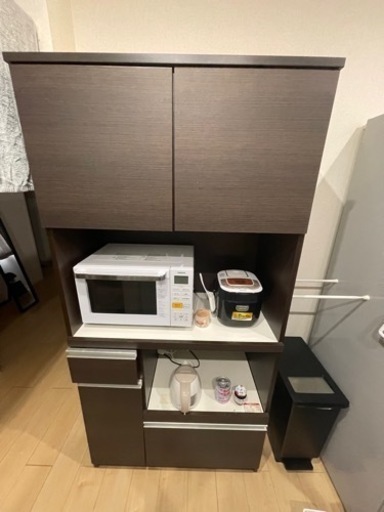 食器棚、ベッドフレーム、マットレス、テレビ台50型、ソファー