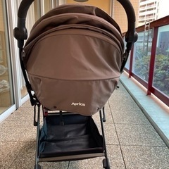 アップリカ　ベビーカー　オプティアの画像