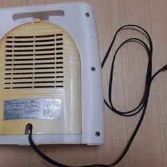 YUASA 電気セラミックファンヒーター YSS-122F 手渡し希望の画像