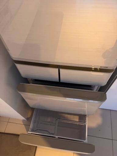 シャープ冷蔵庫　Luxury sharp Refrigerator
