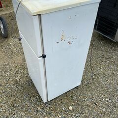 【84】HITACHI R-8WS　冷蔵庫　中古の画像