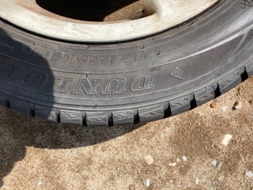 175／65Ｒ15 スタッドレスタイヤ付きアルミ　4穴マルチ