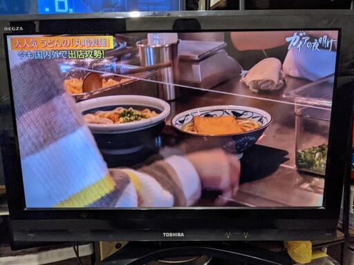 [取引中] 32型テレビ+テレビ台