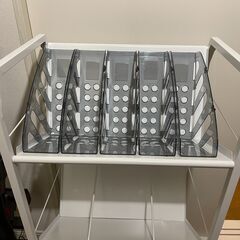 収納ラックの画像