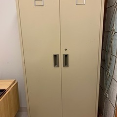 【決まりました。無料 キャビネット　校舎リニューアルにつき】