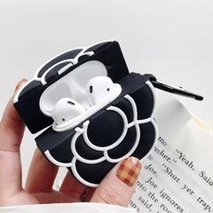 海外購入！CHANEL カメリア Apple イヤホン用アクセサ...