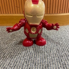 【数量限定】アイアンマン ダンスヒーロー 単三電池 3本 おもしろ玩具の画像