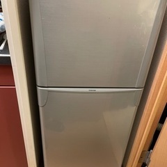冷凍冷蔵庫　TOSHIBA