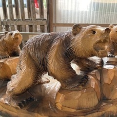 木彫りのクマの置物（親子3頭）