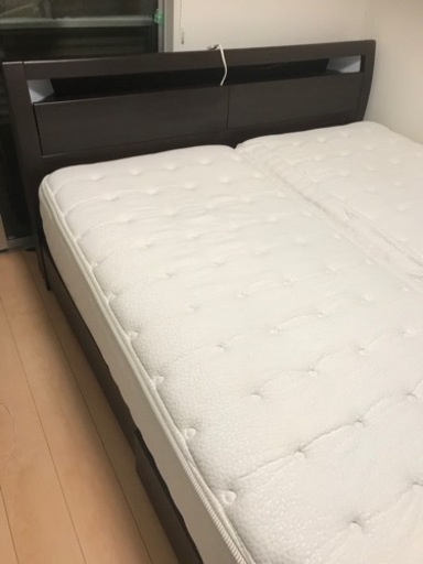 ニトリ／クイーンサイズベッドフレーム＋マット