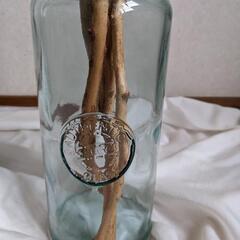 花瓶　ガラスベースの画像