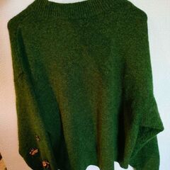 ビジュつきセーターの画像