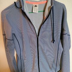 adidasパーカー