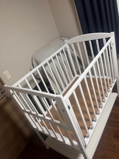 【美品】カトージ　ハイタイプベビーベッド(ツーオープン)