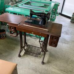 足踏みミシン