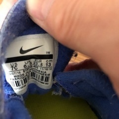 台東区まで取りに来てくれる方のみ！幼児用クツ二足差し上げます。の画像