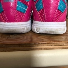 台東区まで取りに来てくれる方のみ！幼児用クツ二足差し上げます。の画像