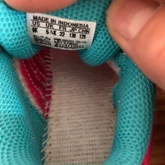 台東区まで取りに来てくれる方のみ！幼児用クツ二足差し上げます。の画像
