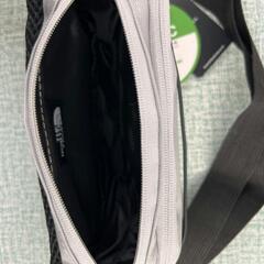 お話中★【新品】THE NORTH FACE　ショルダーバッグ・ボディバッグ★BOSSバッグの画像