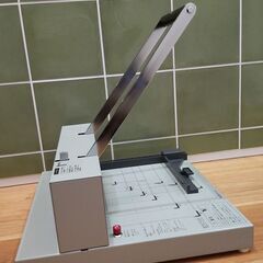 PLUS 手動断裁機 PK-513L