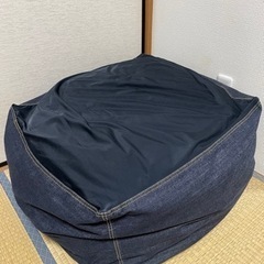 無印良品 ビーズクッションデニム 体にフィットするソファの画像