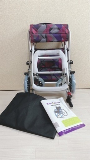 新品未使用 カドクラ 軽量 コンパクト 折り畳み 簡易式車イス A502-AKRP