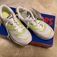 スニーカー　新品の画像