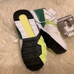 スニーカー　新品の画像