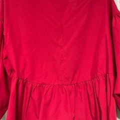 ZARAトップスの画像