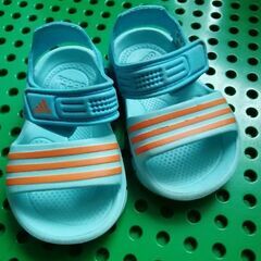 【値下げしました】adidas ベビー　12センチ　サンダルの画像
