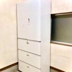 0円！大きめのキャビネットお譲り致します！