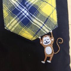 おさるの刺繍がかわいいストレッチパンツ　サイズ90の画像