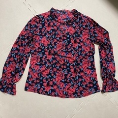 新品🌷お値下げしました❣️花柄ブラウス