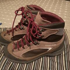 トレッキングブーツ（レディース24cm）mont-bellツオロミーの画像