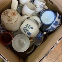 食器　瀬戸物　高価買取   片付け屋大歓迎
