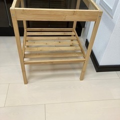 【引渡し決定済】【無料】IKEA ベッドサイドテーブルの画像