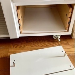 【3月8日まで】キャスター付きテレビ台・収納キャビネット・棚(ホワイト)の画像