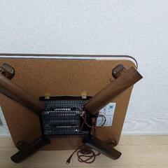 折り畳めるこたつテーブルの画像