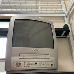 ビデオ付きテレビ