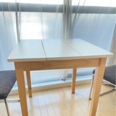 モダンデザイン　ダイニングテーブル　70㎝の画像