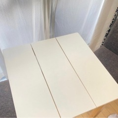 モダンデザイン　ダイニングテーブル　70㎝の画像