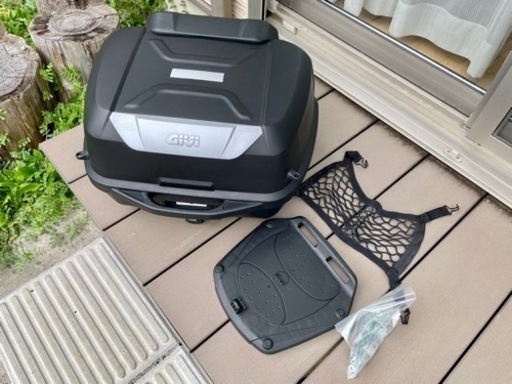GIVIリアボックス 43L モノロックケース オプション付き