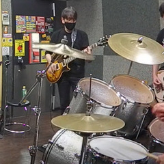 the brillant greenのコピーバンド。ボーカルの方...