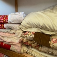 こたつテーブル　　こたつ用布団の画像
