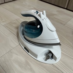 ★値下げ【美品】コードレスアイロン　台付き