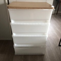 ニトリ木目調天板チェストの画像