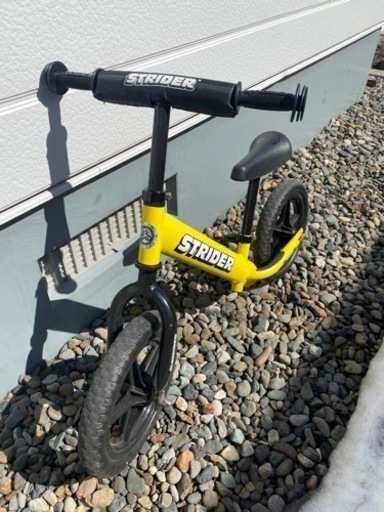 ストライダー　黄色