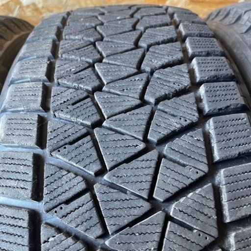 バリ山　BRIDGESTONE DM-V2 225/55R18  スタッドレス  タイヤ　2014年製